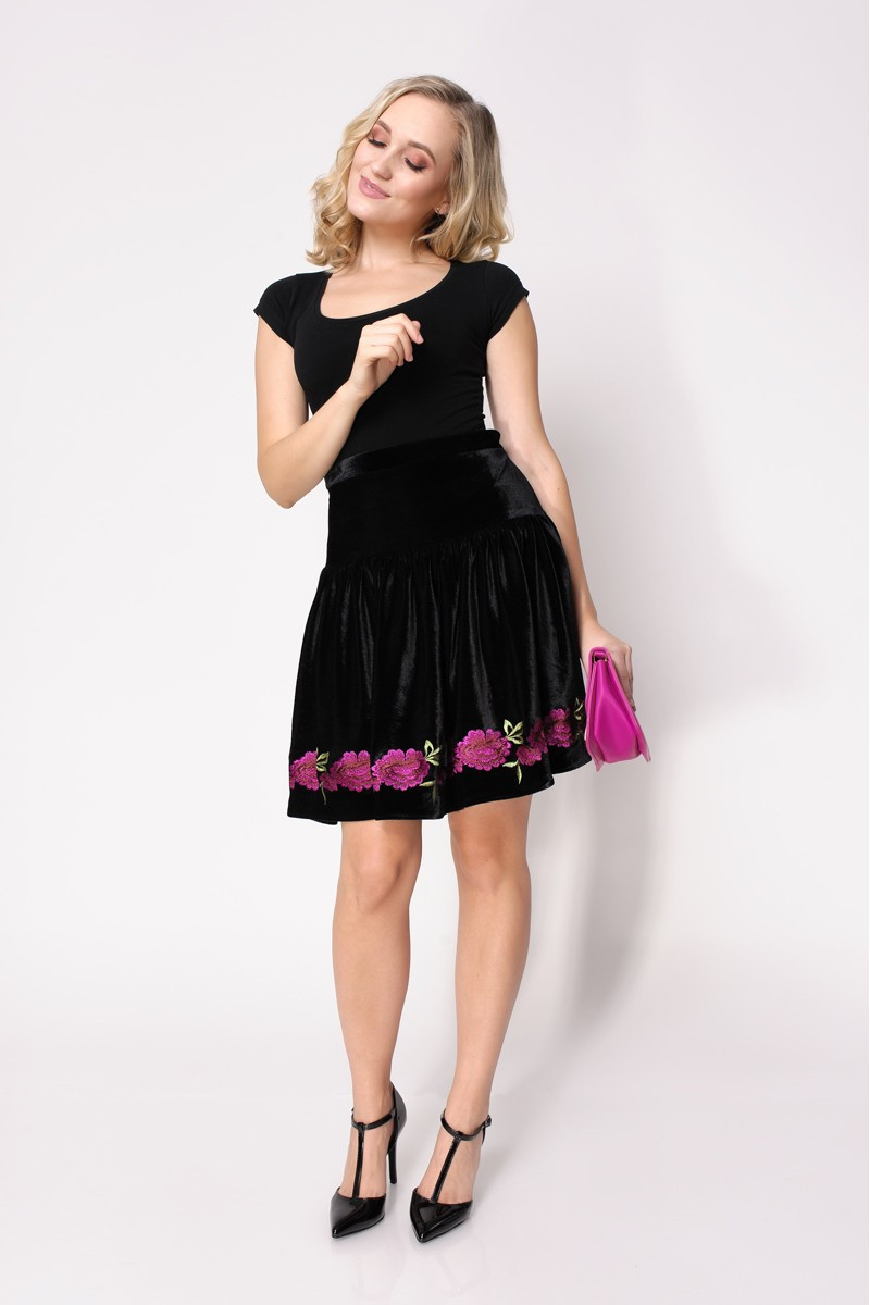 http://sklep.martexfashion.pl/1001-thickbox_default/aksamitna-spódniczka.jpg