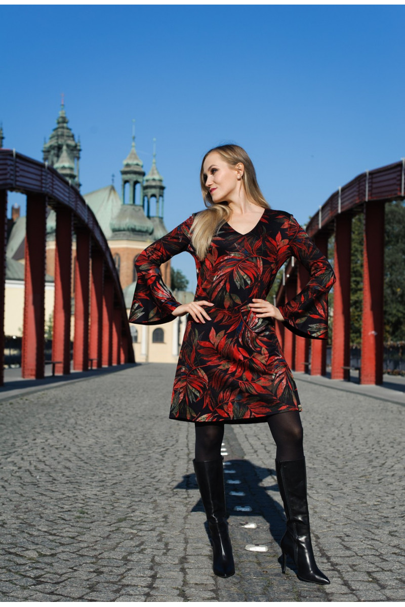 http://sklep.martexfashion.pl/1403-thickbox_default/jesienna-sukienka-z-efektownymi-rękawami.jpg