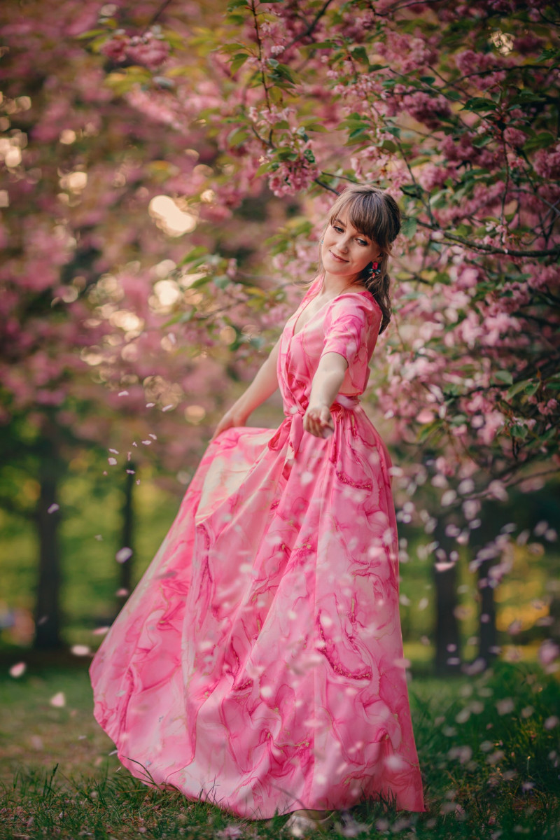 http://sklep.martexfashion.pl/1908-thickbox_default/sukienka-maxi-na-przyjęcia-i-uroczystości-błękitna.jpg